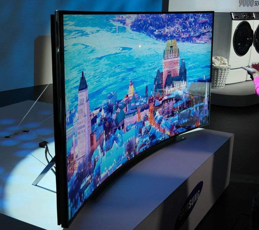 Новый телевизор пленка. Телевизоры самсунг 2020 изогнутый. Изогнутый Samsung UHD TV. Плазма самсунг 55 дюймов. Телевизор самсунг с изогнутым экраном 55 дюймов.